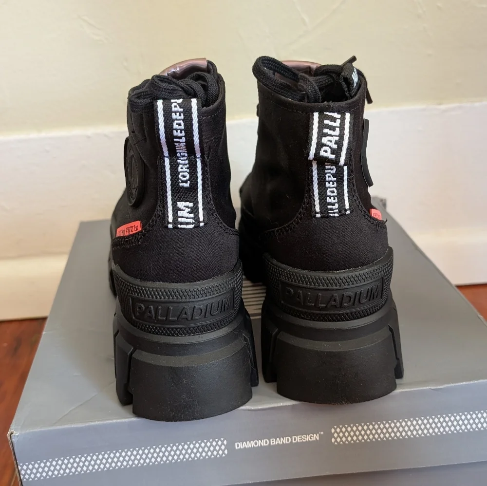 BNIB Palladium Revolt Hi TX Black Boots - Women's Size 7 - Picture 5 of 9